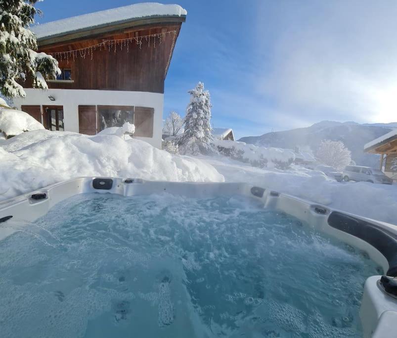 Вилла Entire Chalet Salamo 11 Plus 1 Les Arcs Paradiski Jacuzzi Бур-Сен-Морис Экстерьер фото